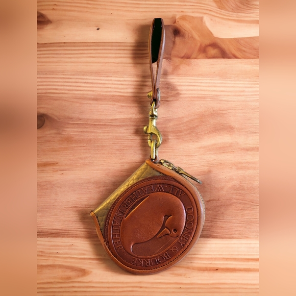 Vintage Dooney & Bourke Round Coin Purse Pouch British Tan Leather Zipper Close - Picture 6 of 7